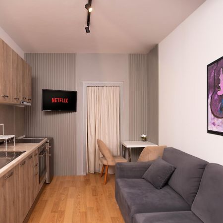 Suprem Apartment ティラナ エクステリア 写真