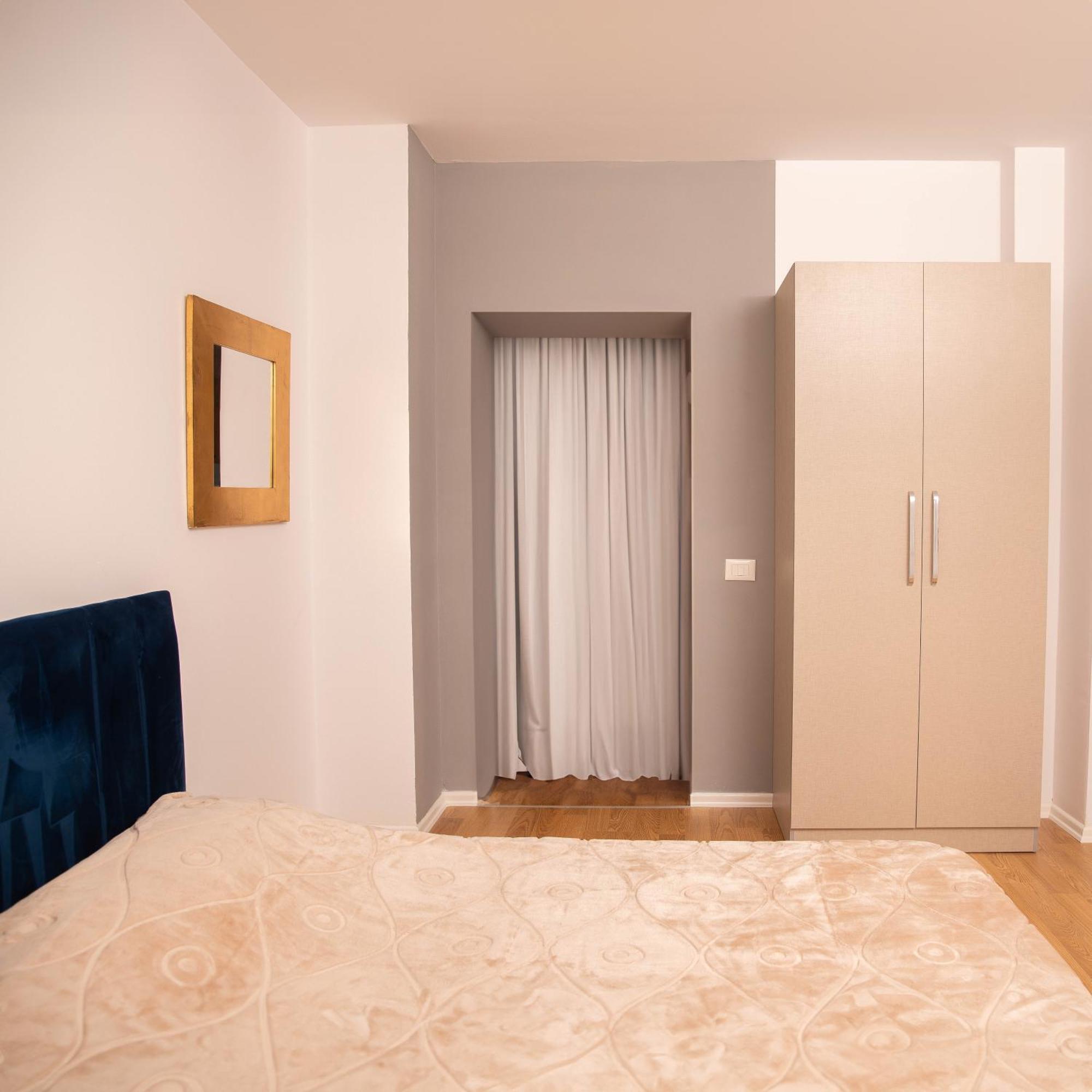 Suprem Apartment ティラナ エクステリア 写真