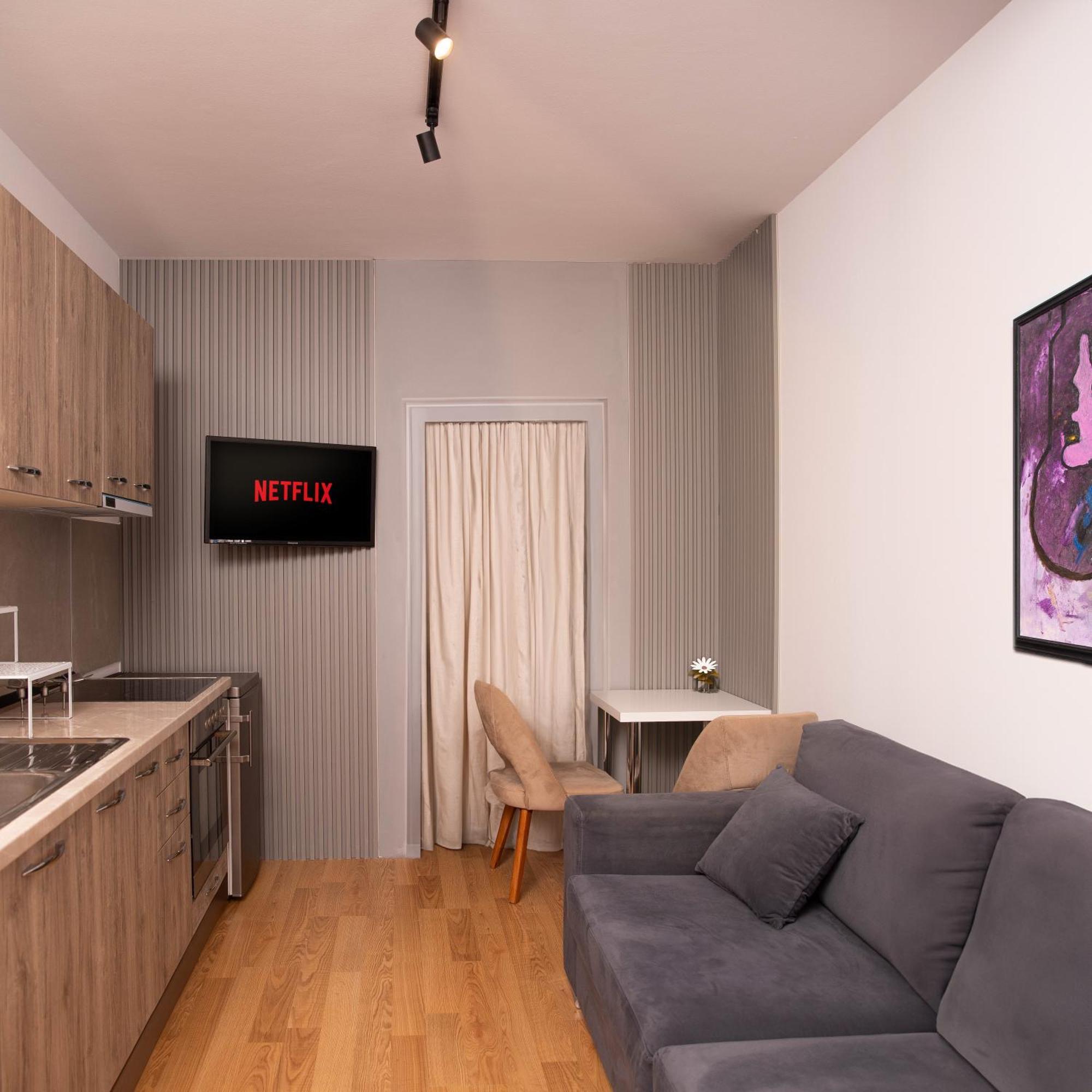 Suprem Apartment ティラナ エクステリア 写真