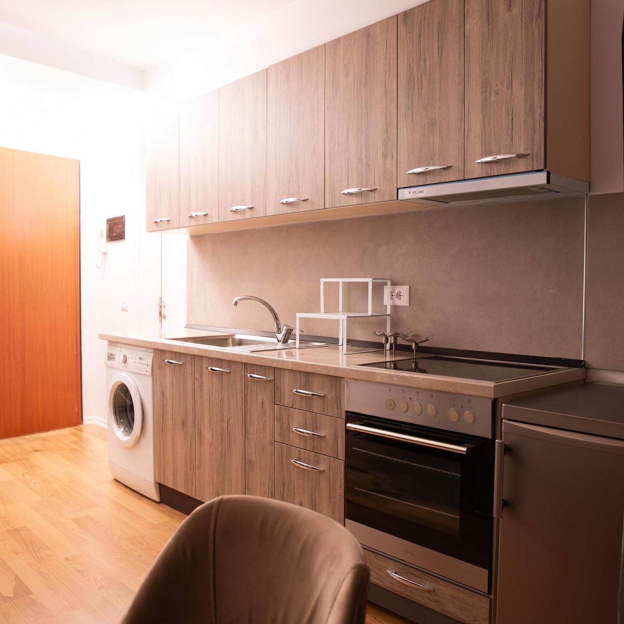 Suprem Apartment ティラナ エクステリア 写真